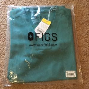 Figs Casma Three Pocket Top Bundle